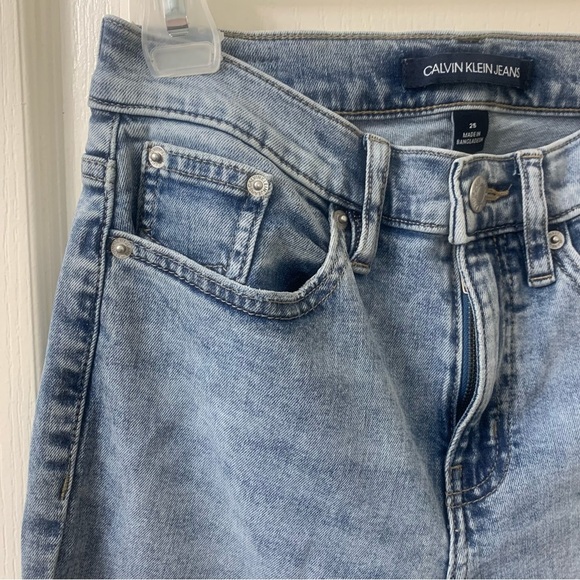 Calvin Klein Size 25 Mom Jeans Size - Picture 6 of 14